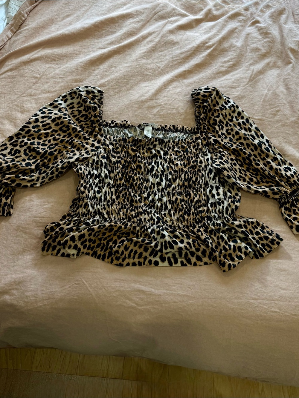 Plus Size H&M Leopard Print Puff-Sleeve Smocked Top